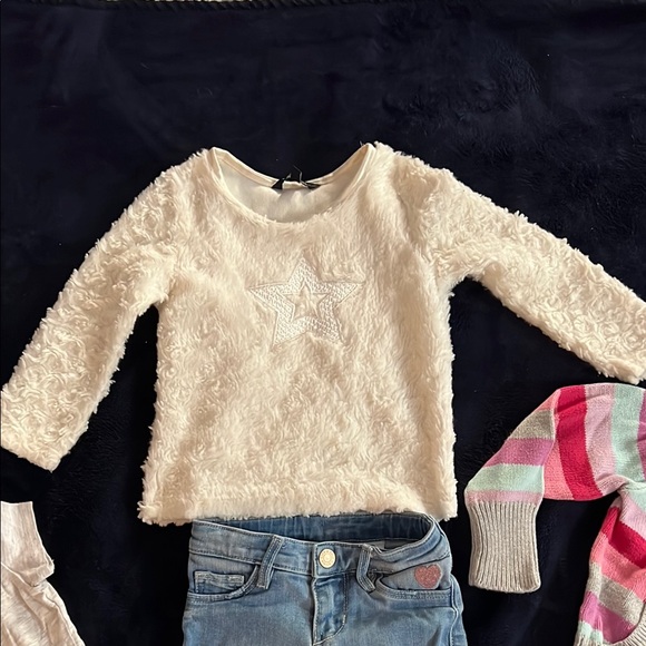 Cozy White Fuzzy Kids Top Lot 509 - Picture 3 of 5